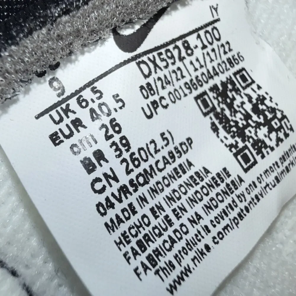 Size 9W - Nike Dunk High SE White Metallic Silver DX5928-100 Icy Sole OG Box